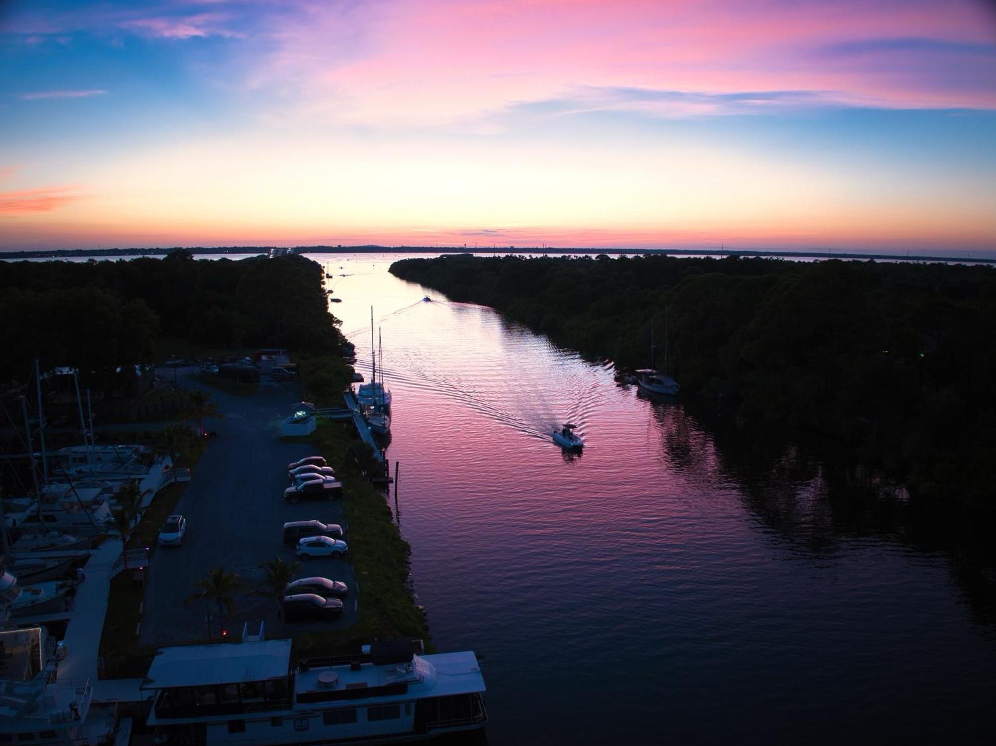 Dolphins Vacation Rental Merritt Island Eksteriør bilde